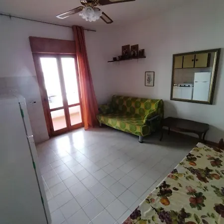 Apartment Accogliente Per 2 Persone, 500 M Dal Mare Scalea
